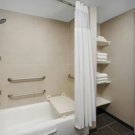 Courtyard Chicago Midway Airport Hotel Bedford Park Exterior photo